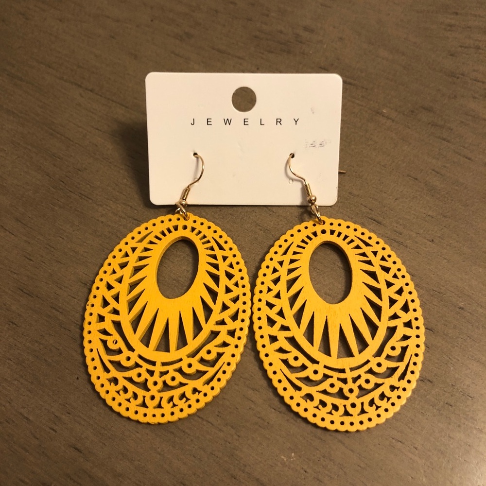 Elegant Yellow Wooden Bohemian Earrings - Picture 2 of 8
